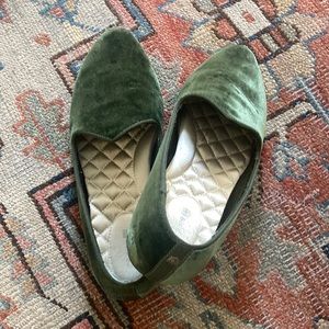 Birdies size 7.5. Green velvet.